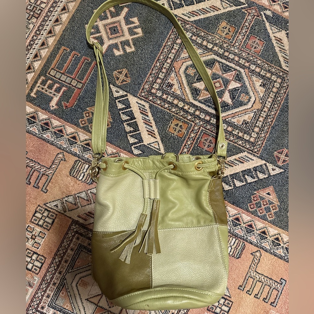 Handmade Grooves & Grain leather bag